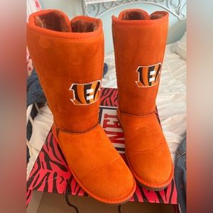 Comfy, “Ugg” like Cincinnati Bengals boots size 10